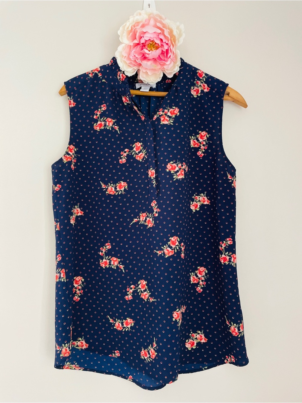 Carolina Belle Montreal Navy Floral Sleeveless Blouse Medium